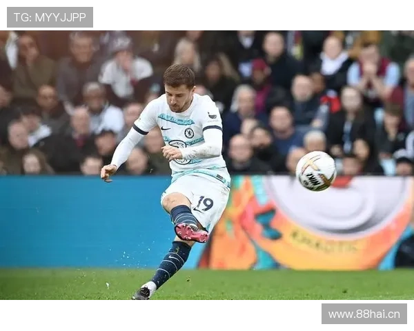 穆西亚拉vs维尔茨:中场定位与战术体系适配度解析 穆西亚拉vs维尔茨:中场定位与战术体系适配度解析