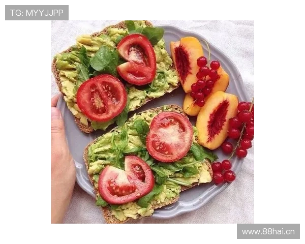 拉莫斯家冰箱里塞满蛋白粉，连狗都练出腹肌了